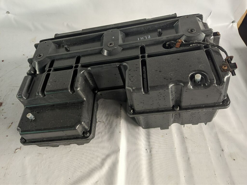 ящик инструментальный правый б/у - 2